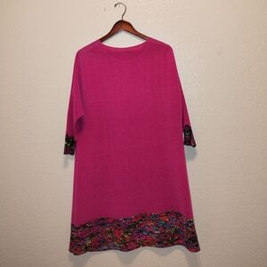 Source Unknown Fuchsia Tunic with Multicolor Floral Trim